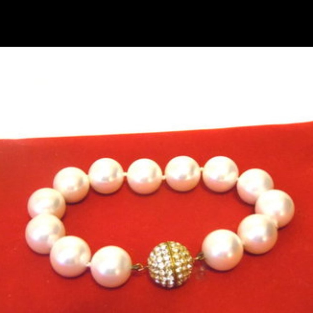 Pearlfection Classic White Faux South Sea Pearl Bracelet Size 8-1/4"
